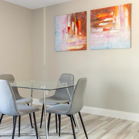 Entire 2 Bedroom Apartment Downtown - U2 Kitchener Luaran gambar