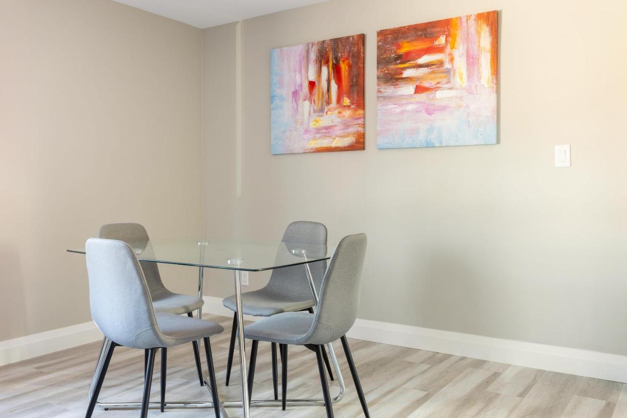 Entire 2 Bedroom Apartment Downtown - U2 Kitchener Luaran gambar